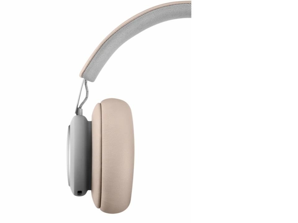 Bang & Olufsen Beoplay H4 Gen 2 - Limestone - Góc nhìn thực tế 6
