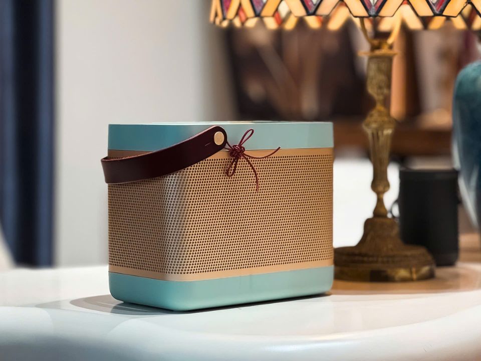 Hình ảnh chi tiết Loa B&O Beolit 20 - Jade Green (New) góc chụp 2