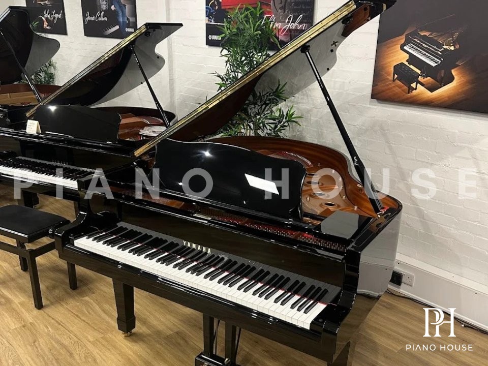 Yamaha C1 Polished Ebony Grand Piano Open Lid Overview