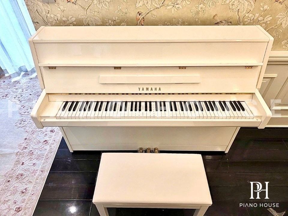 Yamaha JU109 PW Polished White Luxury Edition