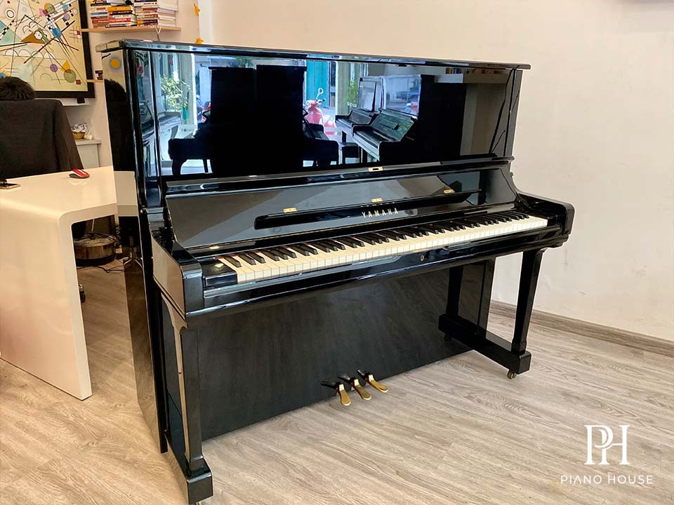 Yamaha SU Series Flagship Upright Piano Main Display