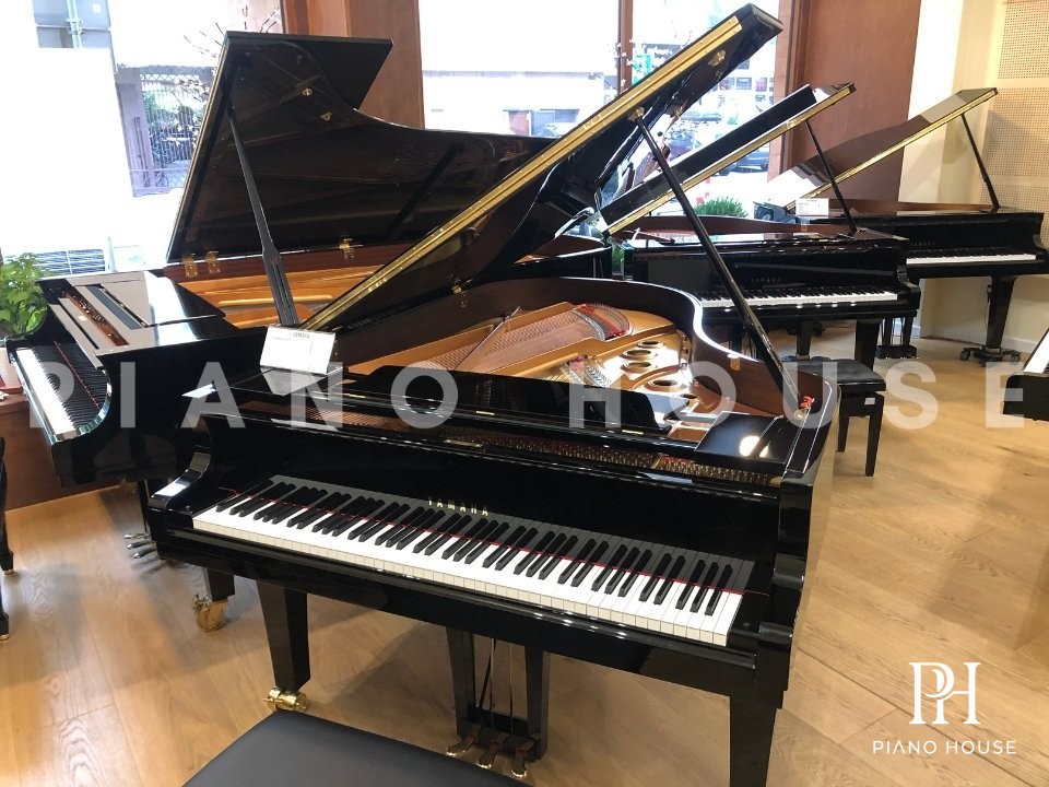 Yamaha S5X Polished Ebony Premium Grand Piano