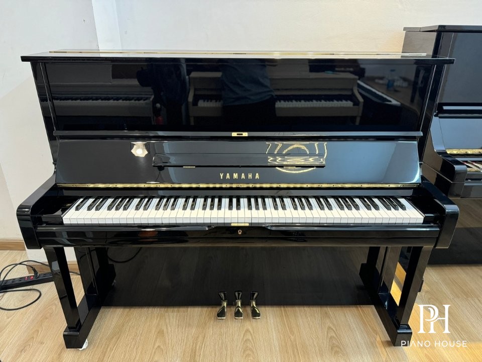 Yamaha U1A Classic Ebony Polish Upright Piano