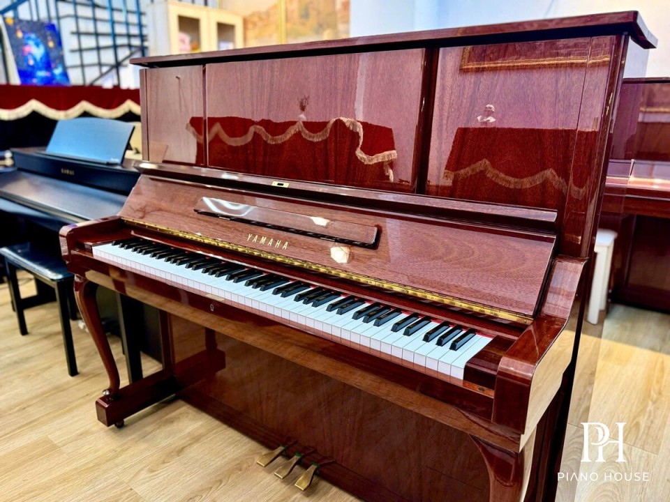 Yamaha W106BM Artistic Wood Polish Upright Piano