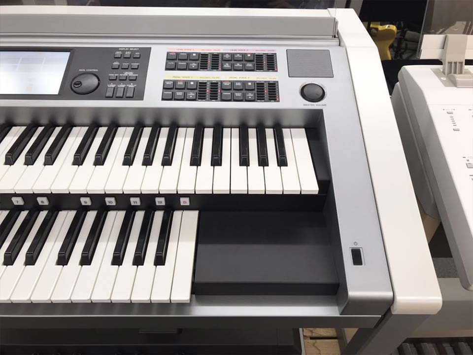 YAMAHA ELS-01C - Góc nhìn thực tế 6