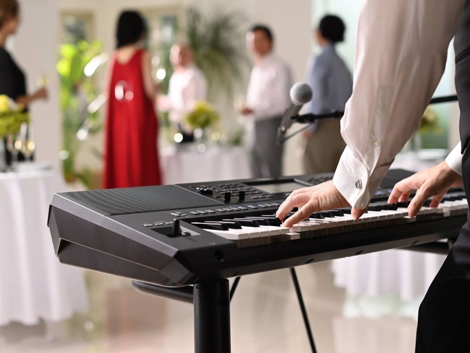 Hình ảnh chi tiết Yamaha PSR SX920 góc chụp 2