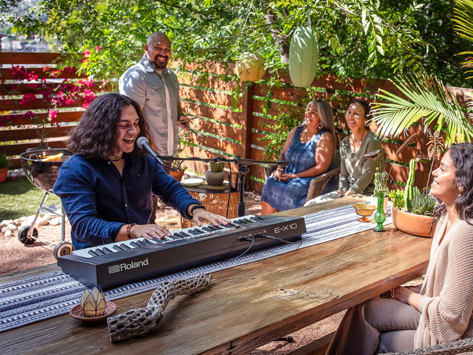 Roland E-X10 - Ảnh thực tế 3