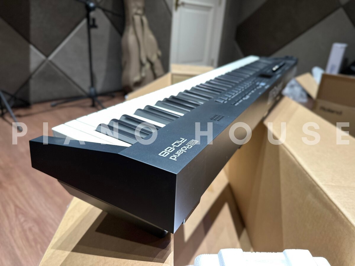 Chi tiết phím và bảng điều khiển ROLAND RD-88