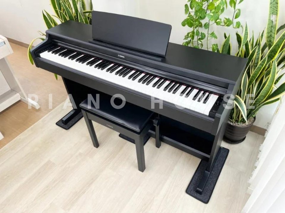 Toàn cảnh thiết kế nhỏ gọn của đàn piano điện YAMAHA YDP-164 B