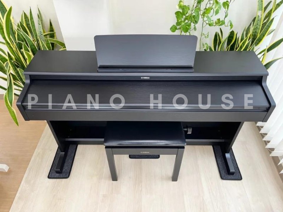 YAMAHA YDP-164 B trong không gian phòng nhạc gia đình