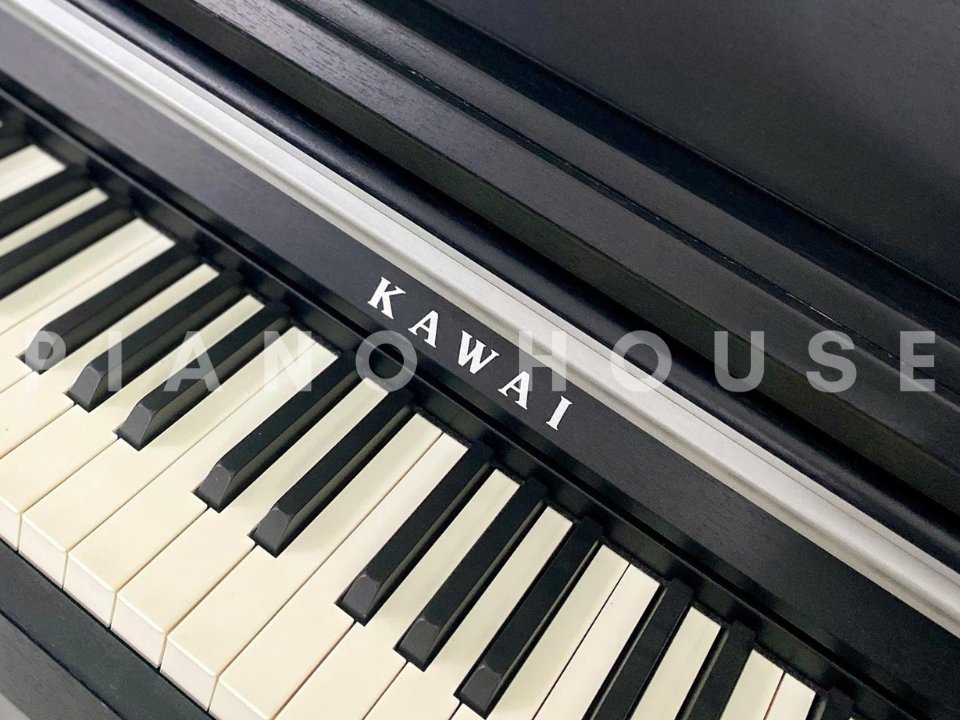 Toàn cảnh đàn piano điện Kawai CA13 màu đen bóng sang trọng