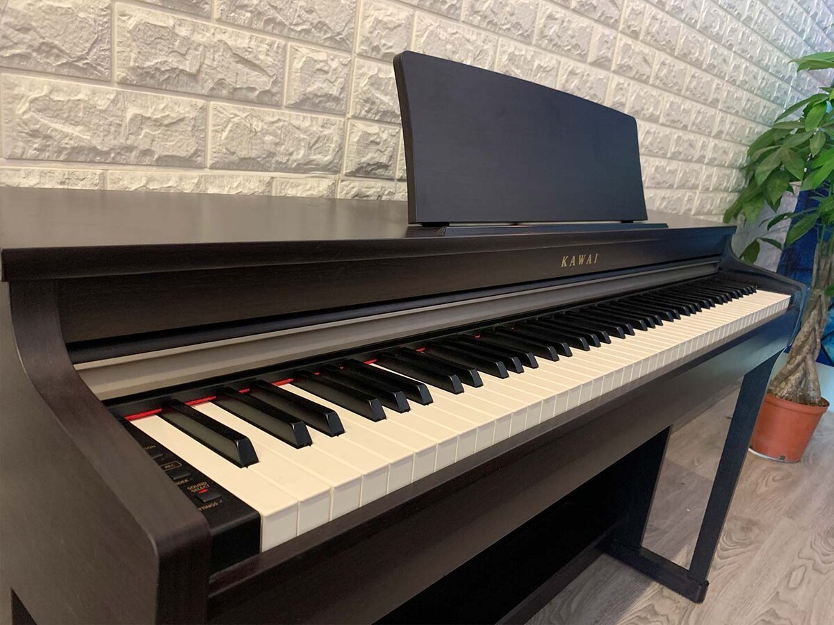 Hệ thống bàn đạp và cổng kết nối của KAWAI CN25 R