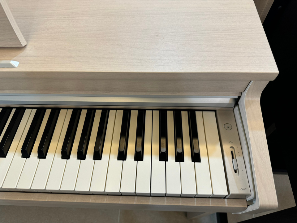 KAWAI CN201 A - Góc nhìn thực tế 6