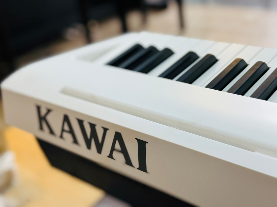 KAWAI ES110 WH - Góc nhìn thực tế 6