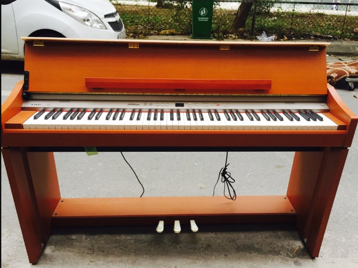 Thiết kế gỗ anh đào sang trọng của đàn piano điện KAWAI L5