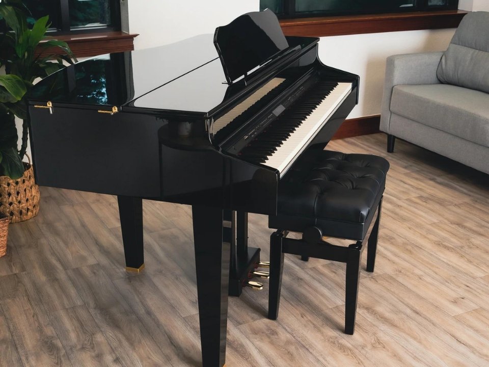 Roland GP-607 PE góc nghiêng sang trọng