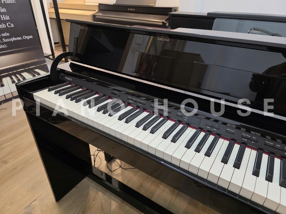 Cận cảnh ROLAND DP-990RF PE tại Piano House