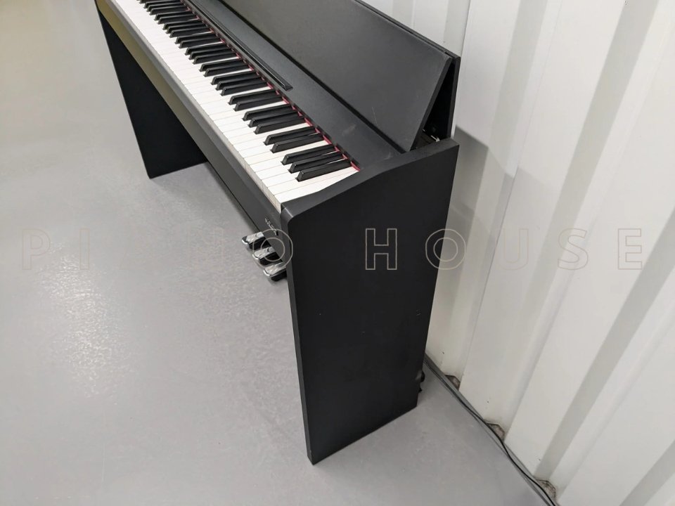 ROLAND F-110 B - Ảnh thực tế 3