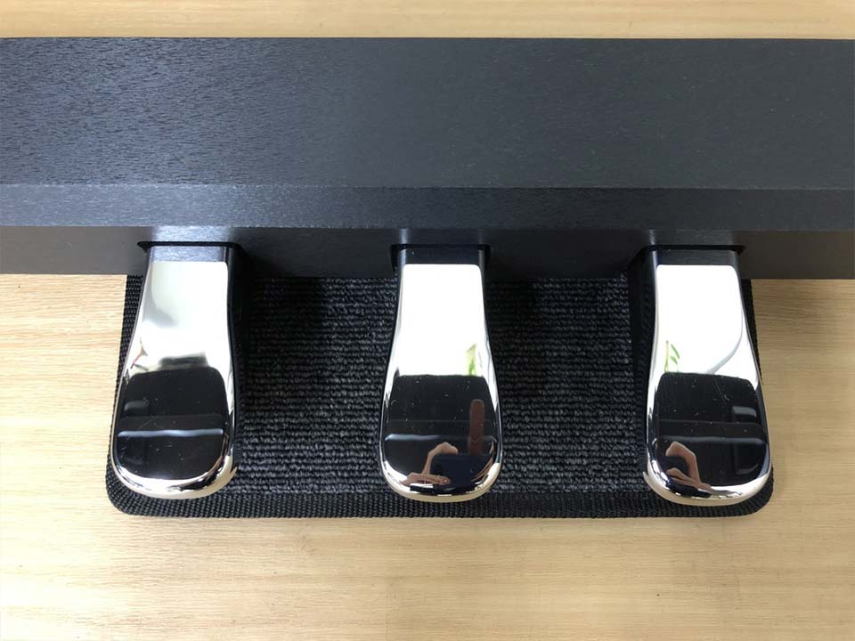 Cận cảnh ROLAND F-120 B tại Piano House