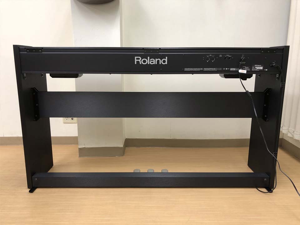 ROLAND F-120 B - Ảnh thực tế 3