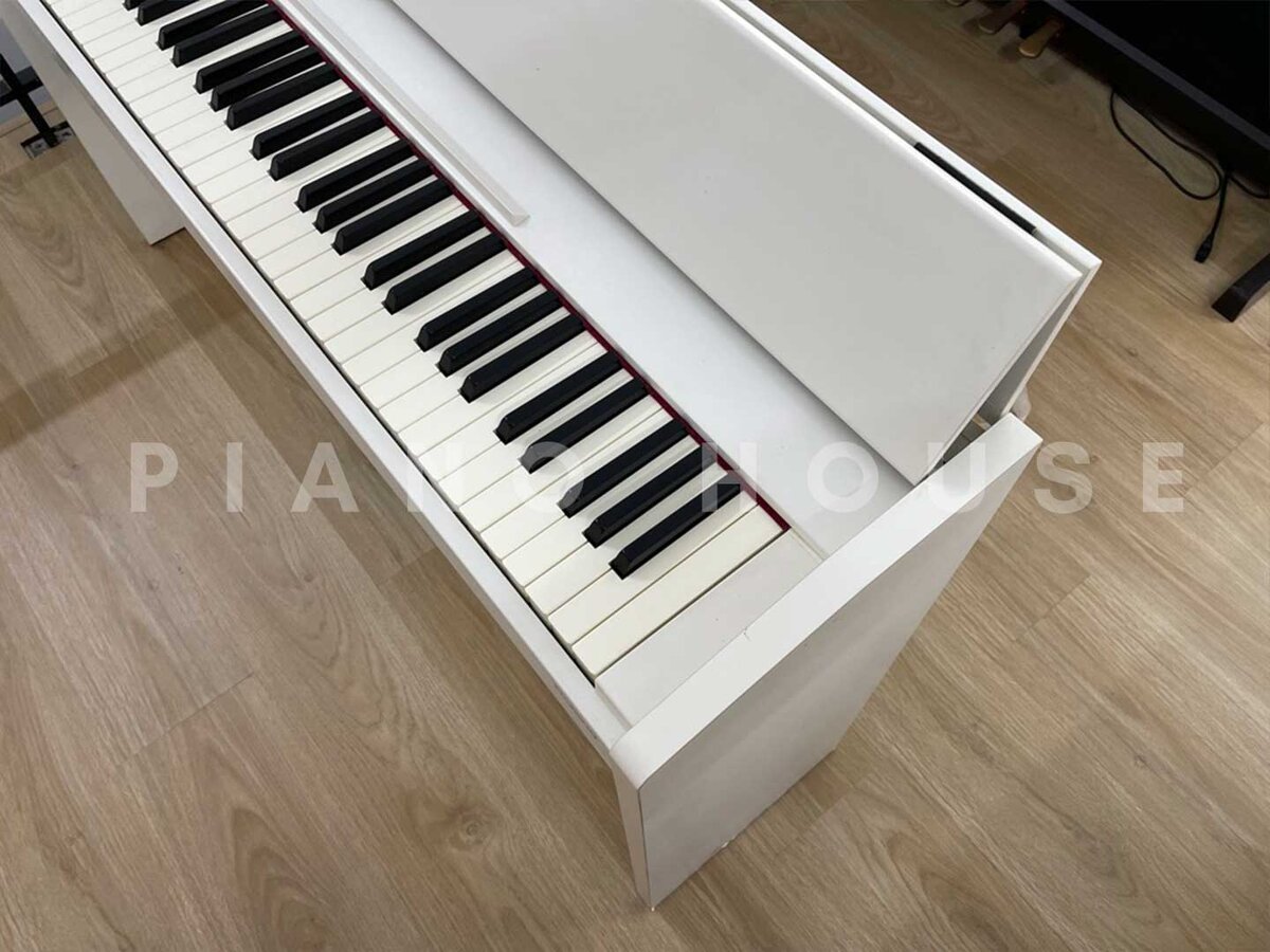 ROLAND F-130 WH - Ảnh thực tế 3