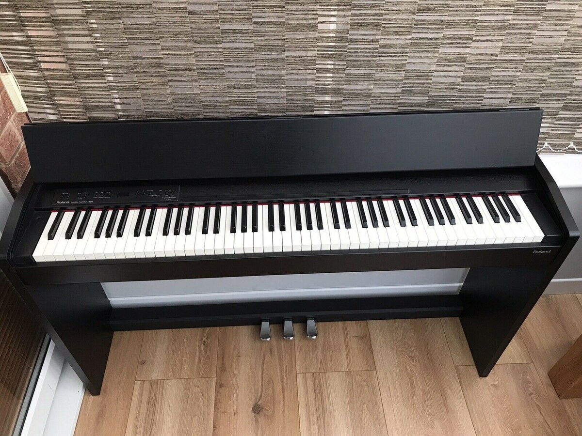 Hình ảnh chi tiết ROLAND F-130 BK góc chụp 2