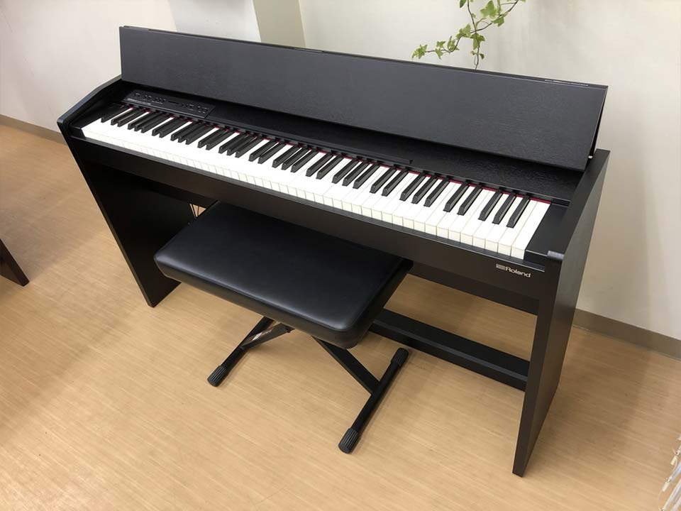 Hình ảnh chi tiết ROLAND F-140 B (NEW) góc chụp 2