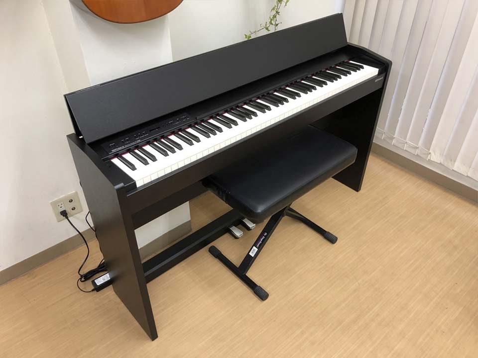 ROLAND F-140 B (NEW) - Ảnh thực tế 3