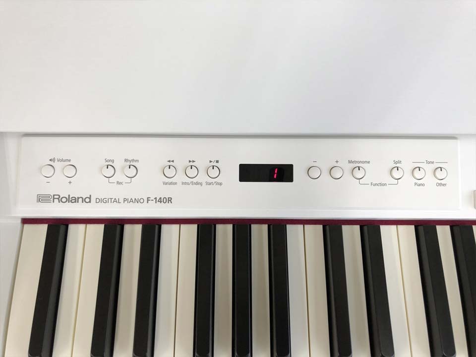 Cận cảnh ROLAND F-140 WH (USED) tại Piano House