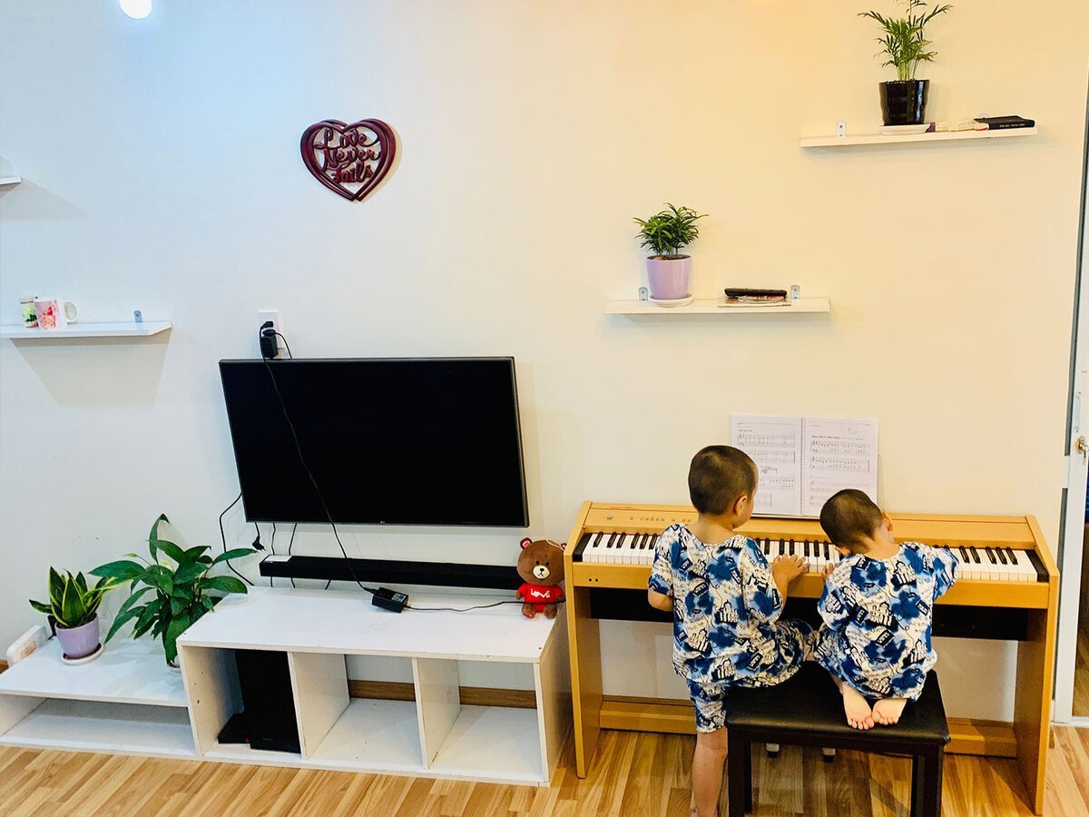 Roland F-100c - Ảnh thực tế 3