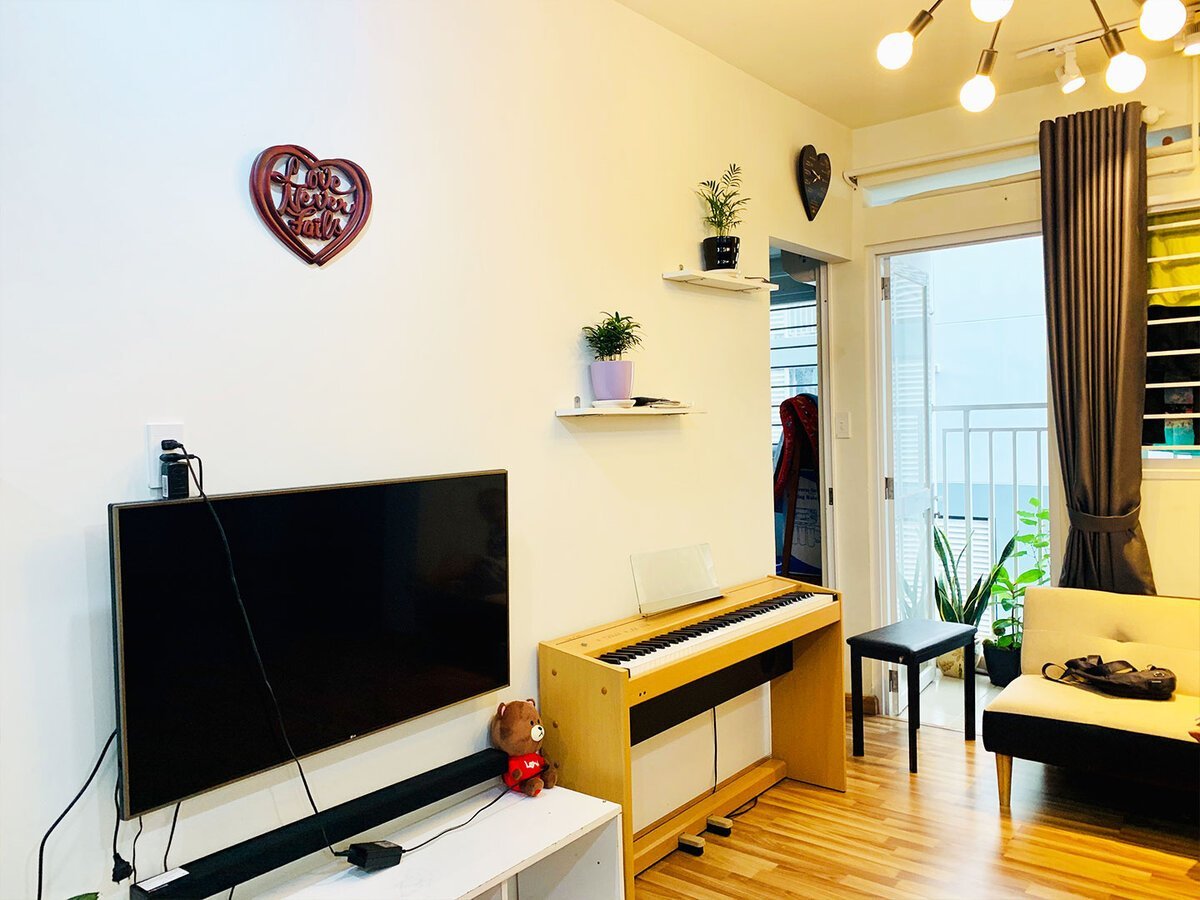 Hình ảnh chi tiết Roland F-100c góc chụp 2