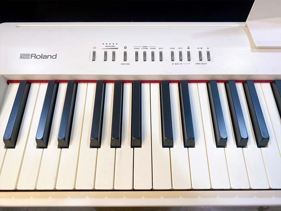 ROLAND FP-30 WH - Góc nhìn thực tế 6