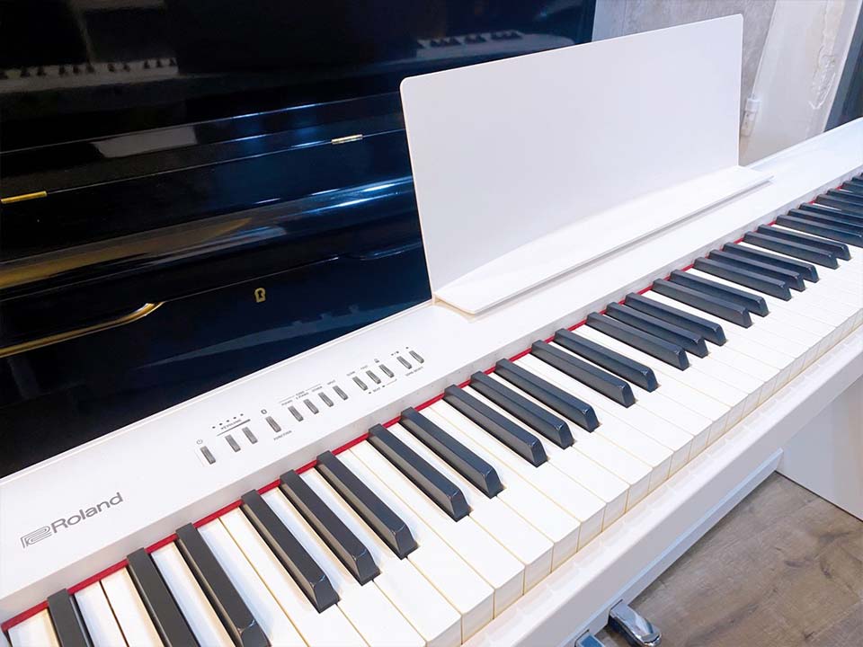 Hình ảnh chi tiết ROLAND FP-30 WH góc chụp 7