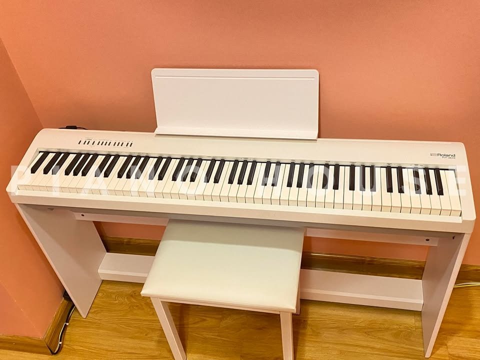 Hình ảnh chi tiết ROLAND FP-30X WH góc chụp 2
