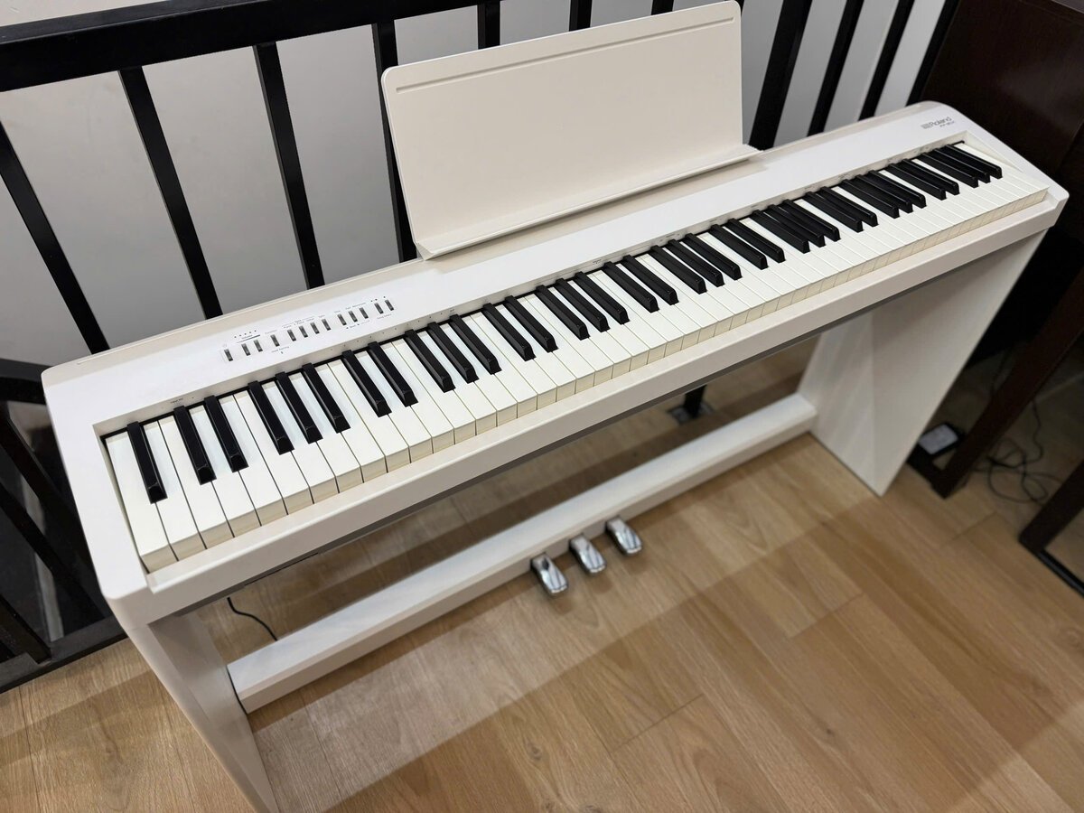 Cận cảnh ROLAND FP-30X WH tại Piano House