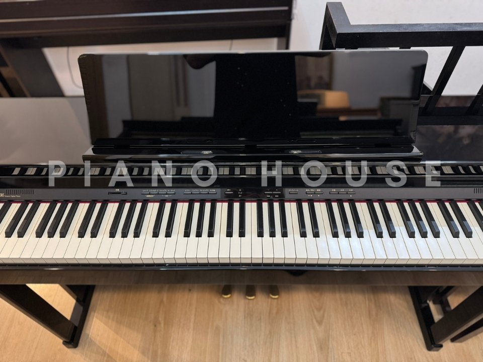 Cận cảnh ROLAND HP-305 PE tại Piano House