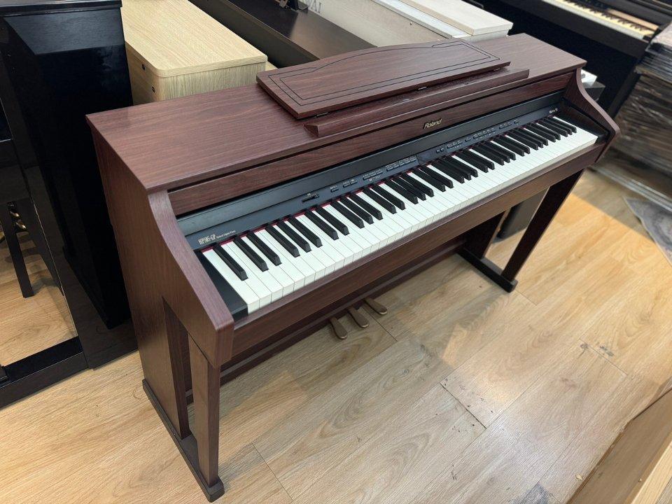 ROLAND HP-505GP - Góc nhìn thực tế 6