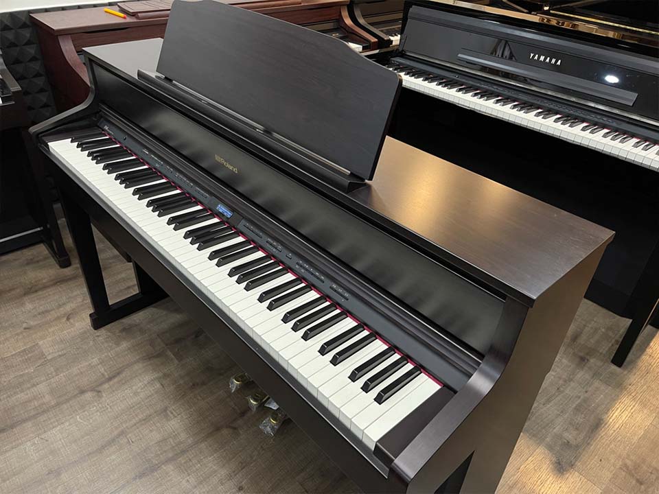 ROLAND HP-605 CBS - Ảnh thực tế 3