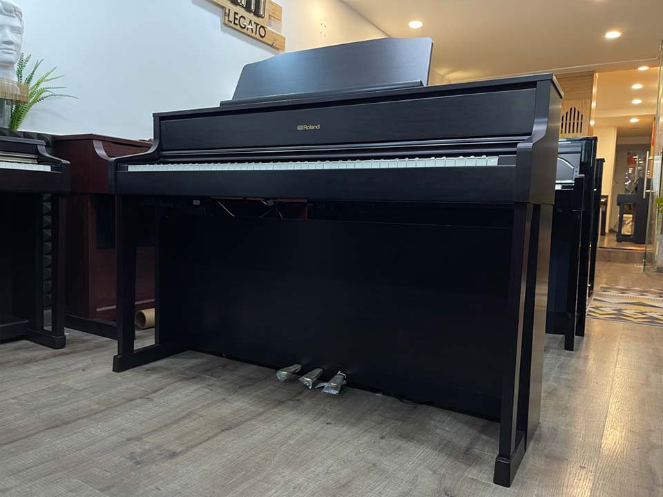 Cận cảnh ROLAND HP-605 CBS tại Piano House