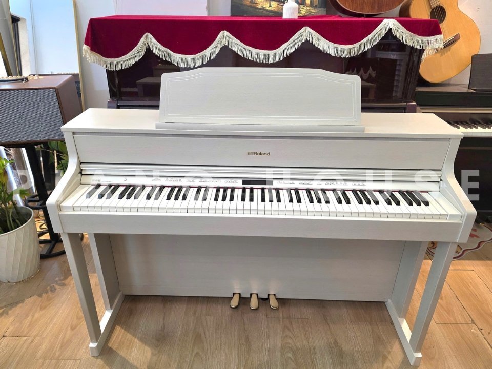 Piano điện ROLAND HP-605GP WH màu trắng với thiết kế cabinet sang trọng