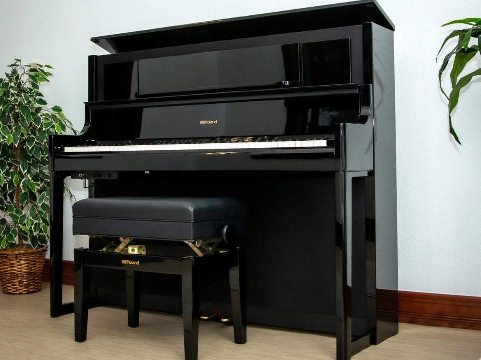 ROLAND LX-708 PE (New) - Góc nhìn thực tế 6