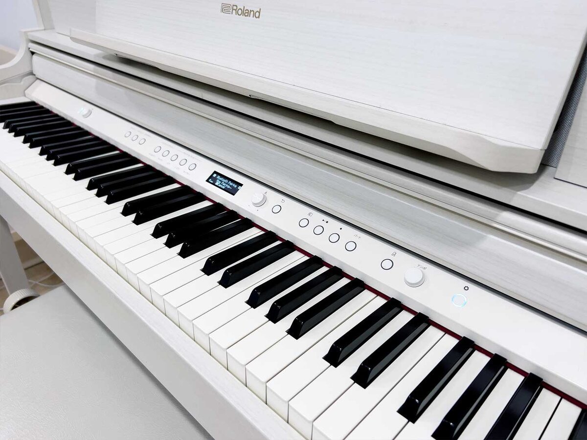 ROLAND LX-705 GP SR - Góc nhìn thực tế 6