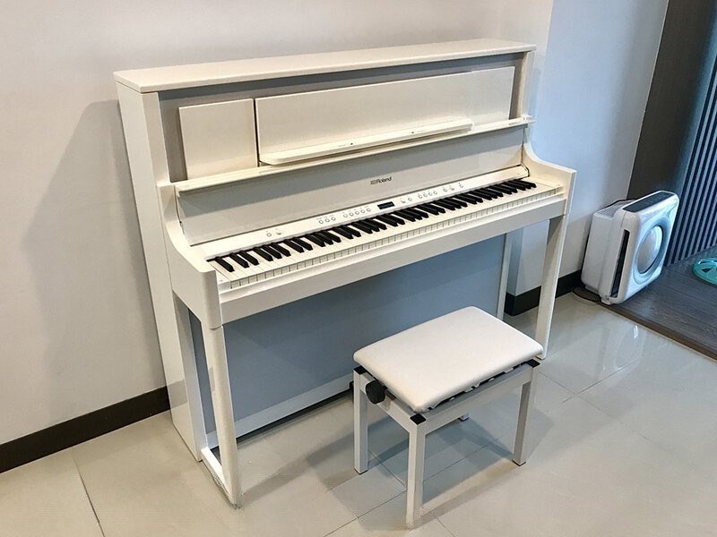 ROLAND LX-708 PW (New) - Ảnh thực tế 3