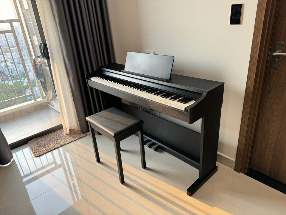 ROLAND RP-107 - Ảnh thực tế 3