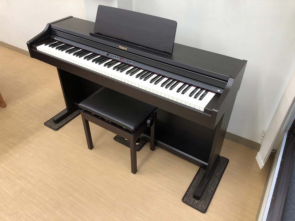 Cận cảnh ROLAND RP-301 RW tại Piano House