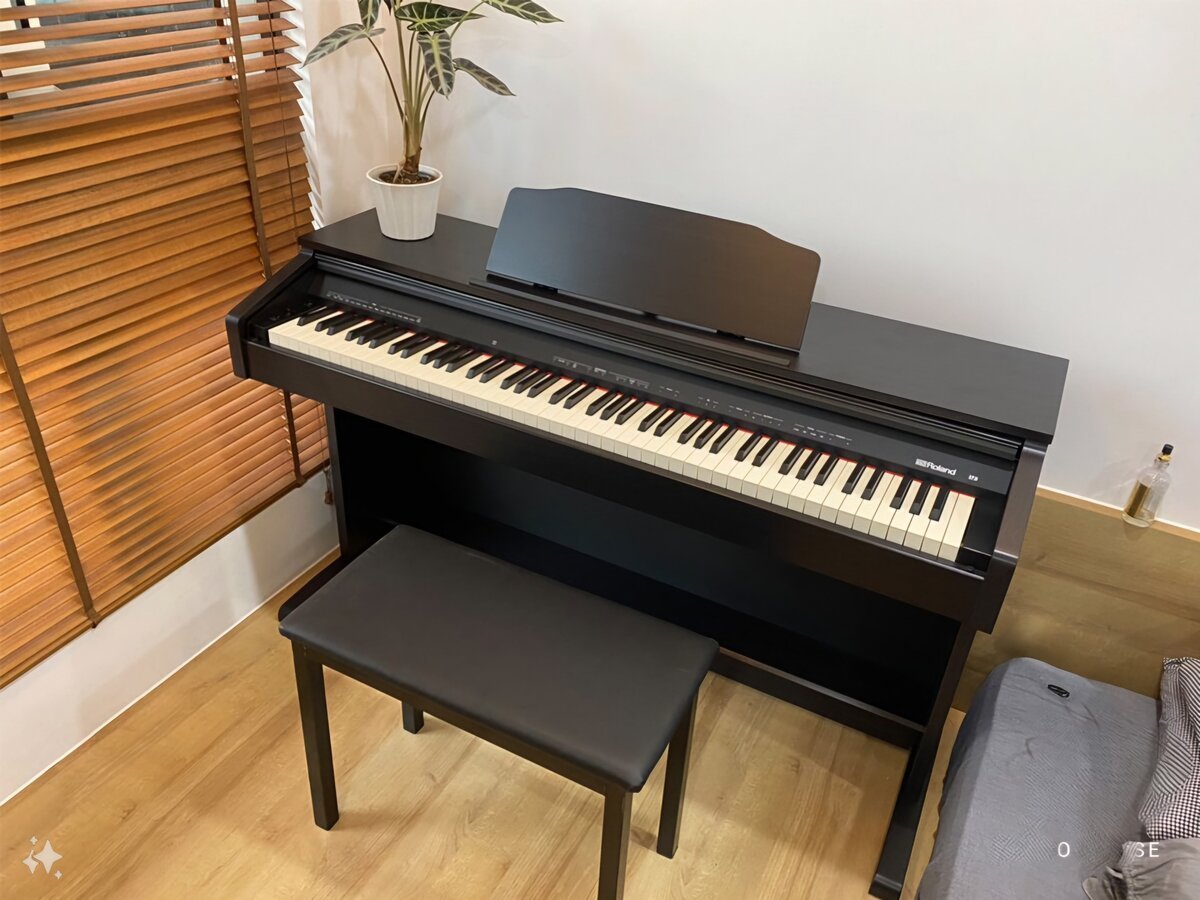 ROLAND RP-30 - Đánh giá chi tiết tại Piano House