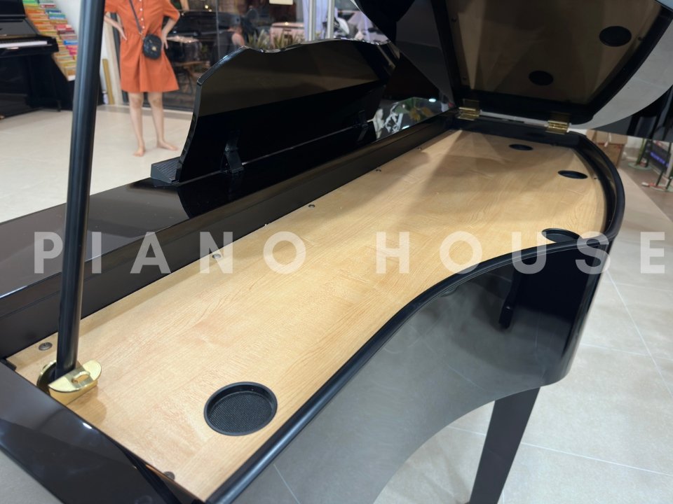 Cận cảnh Roland KR-977 tại Piano House