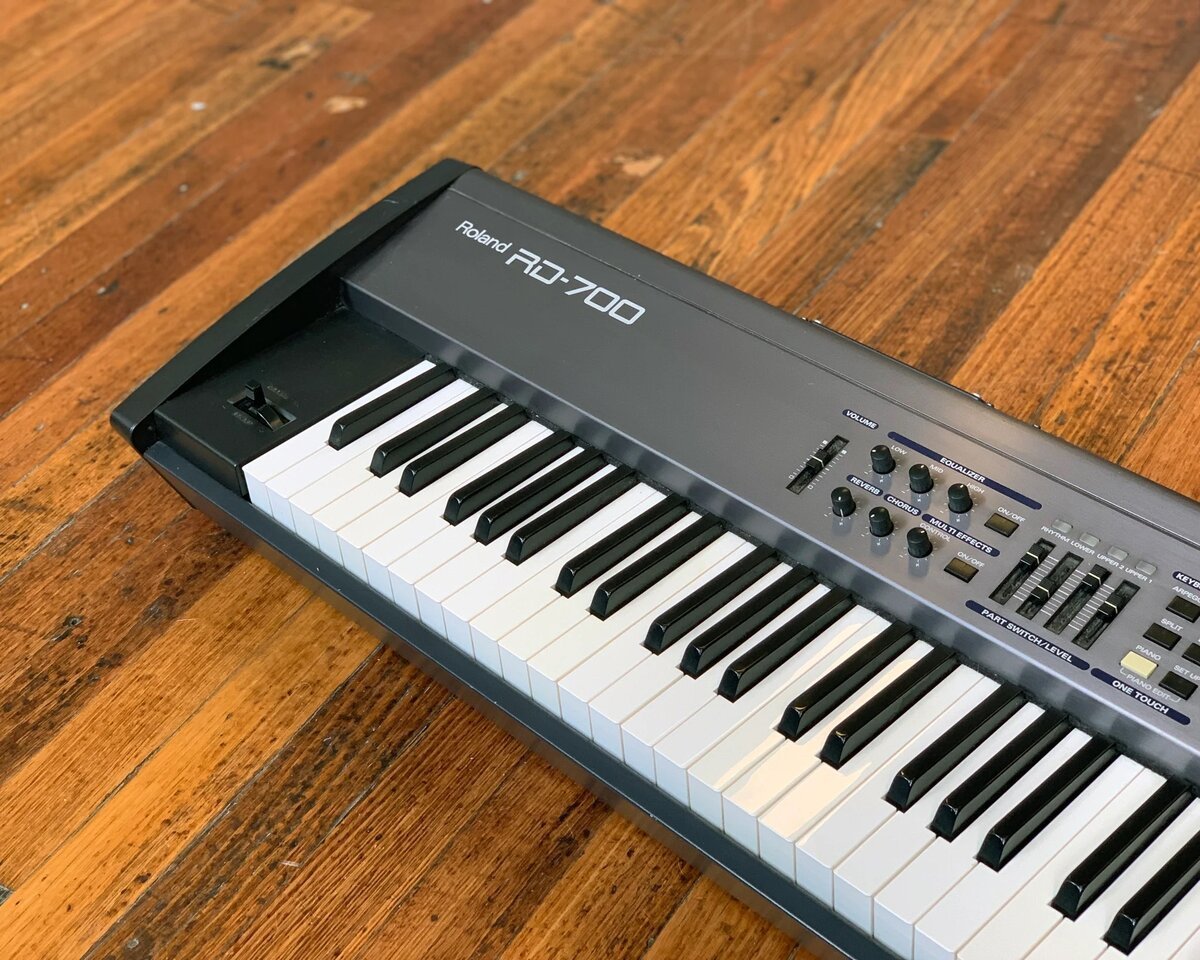 ROLAND RD-700GX - Đánh giá chi tiết tại Piano House