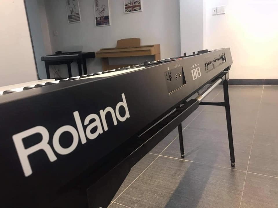 Hình ảnh chi tiết ROLAND FA-08 góc chụp 7