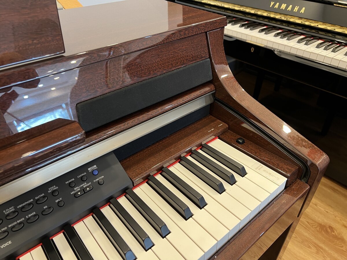 Chi tiết đàn YAMAHA CLP-380 M - Hình 4